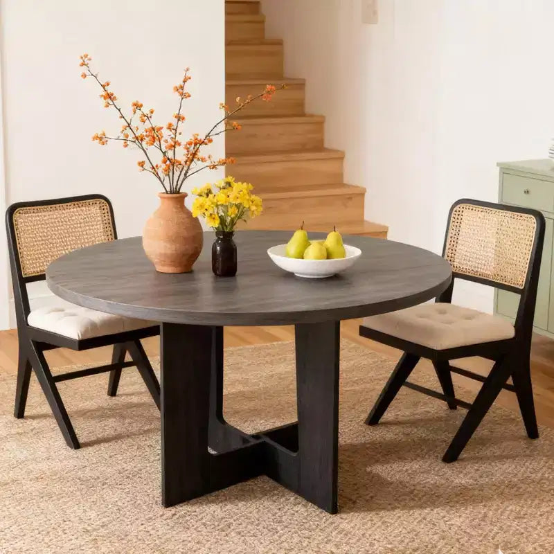 Table à manger ronde de style rustique pour quatre personnes