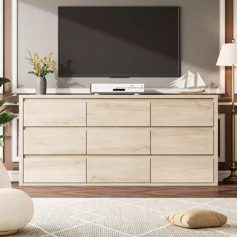 Grande commode en bois à neuf tiroirs