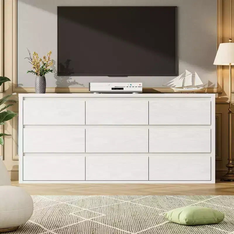 Grande commode en bois à neuf tiroirs