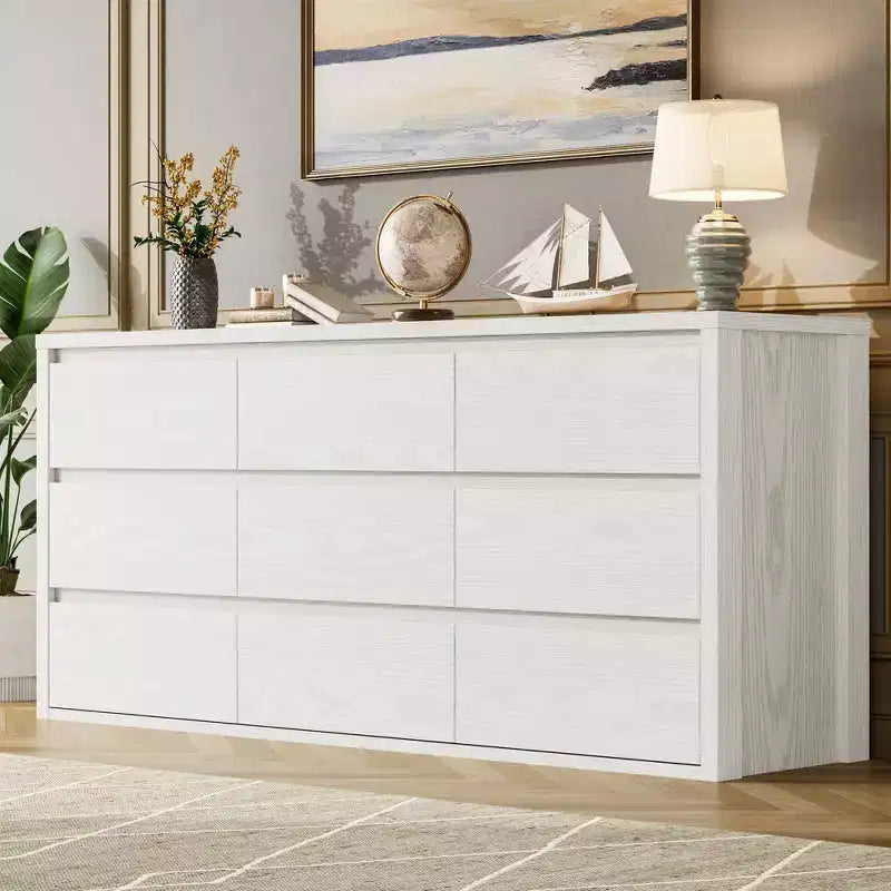 Grande commode en bois à neuf tiroirs